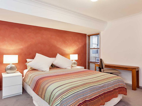 Sunset On Birubi' - Pet Friendly, Air Con, Water Views, WIFI And Outdoor Spa - Hervey Bay Accommodation 3