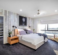 Sunset Penthouse Couples Retreat close to Airlie Beach Champagne on arrival - Hervey Bay Accommodation