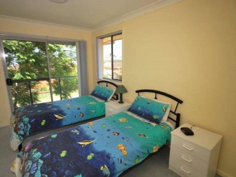 Sunset Place' 1/29 Sunset Boulevard- Gorgeous Townhouse So Close To The Water - Tourism Hervey Bay 3