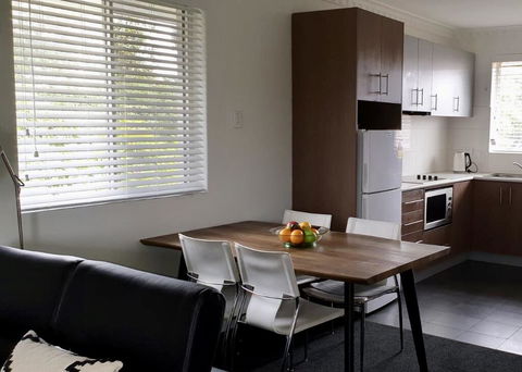 Superb 2 BR Apartment Minutes To CBD- Cen8 - Hervey Bay Accommodation 1