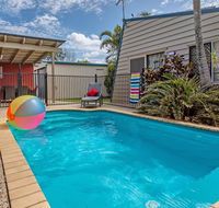 Surf Club House Pet Friendly Sunshine Coast Holiday House Marcoola - Hervey Bay Accommodation