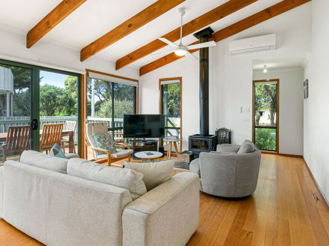 Surf Rest'n Bay - Hervey Bay Accommodation 0