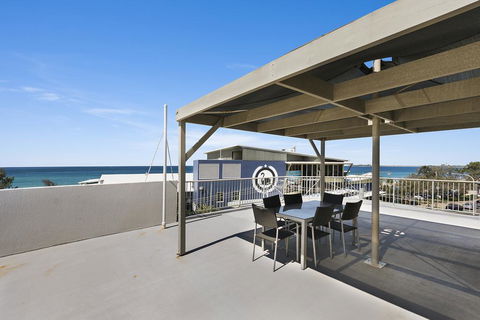 Surfcomber On The Beach - Hervey Bay Accommodation 1