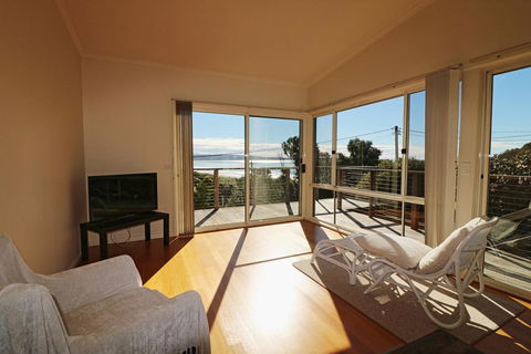 Surfside - Hervey Bay Accommodation 0