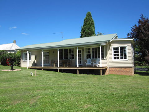 Sutton Forest Cottage - Hervey Bay Accommodation 3