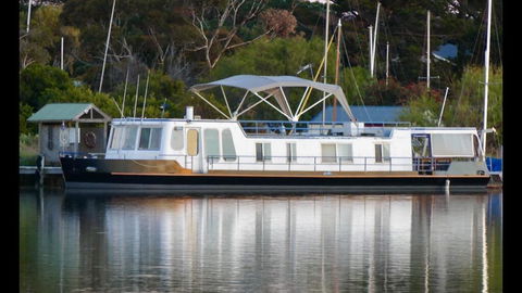Swamp Fox Luxury 2BR Dutch Barge - Tourism Hervey Bay 2
