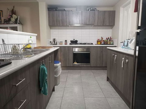 Swan House - Hervey Bay Accommodation 2