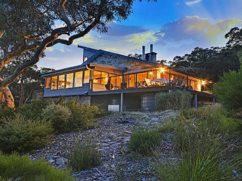 Sydney View - 70km From Sydney, 1000km From Care! - Hervey Bay Accommodation 3