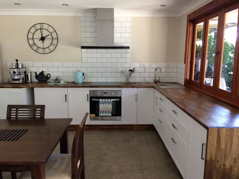TAKURA HEIGHTS Modern Country Apartment With Pool Access - Hervey Bay Accommodation 2