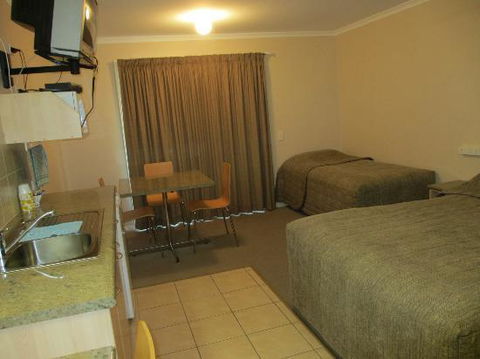 Tambo Mill Motel & Caravan Park - Hervey Bay Accommodation 3