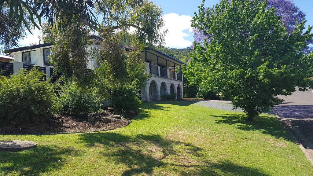 Hanging Rock NSW Hervey Bay Accommodation