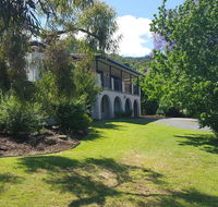 Tamworth Exclusive BB - Hervey Bay Accommodation