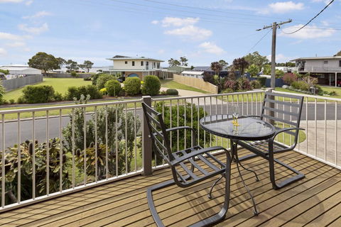 Tanjil - A Stroll From The Water In Paynesville - Tourism Hervey Bay 1
