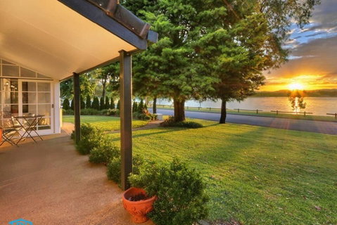 Tara Downs On Lake Albert - Hervey Bay Accommodation 0