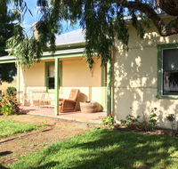 Tarndwarncoort - Farmer's Cottage - Hervey Bay Accommodation