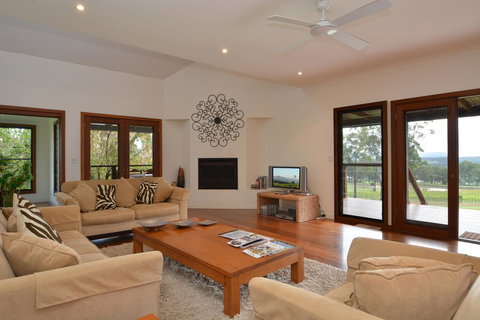 Tellace Wines Homestead - Hervey Bay Accommodation 2