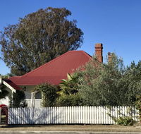 Tenterfield Historic c1895 Cottage - Hervey Bay Accommodation