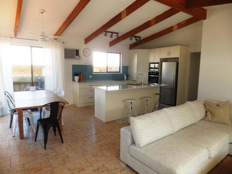 TERRIFIC ON TAMARA CRESCENT - Tourism Hervey Bay 3