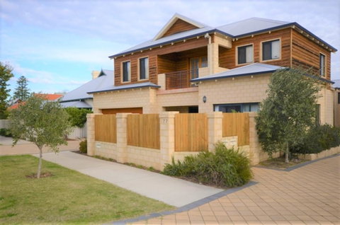 Terrific Townhouse - Hervey Bay Accommodation 0