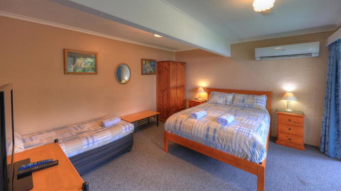 The 2C's Bed & Breakfast - Hervey Bay Accommodation 0