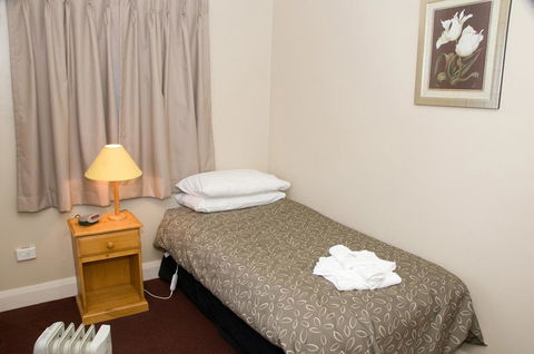 The Alpine Hotel - Hervey Bay Accommodation 3