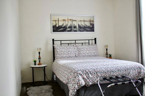 The Apartment - Moyston - Tourism Hervey Bay 1