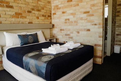 The Australian Hotel Motel - Hervey Bay Accommodation 1