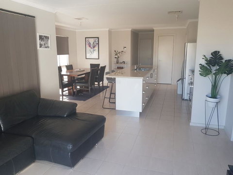 The Baltimore - Family Home Getaway - Hervey Bay Accommodation 2