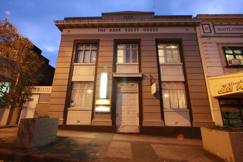 The Bank Guesthouse - Tourism Hervey Bay 1