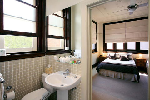 The Bank Guesthouse - Tourism Hervey Bay 0