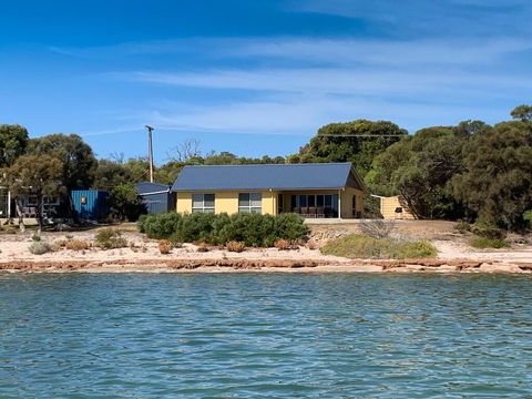 The Beach House - Tourism Hervey Bay 0