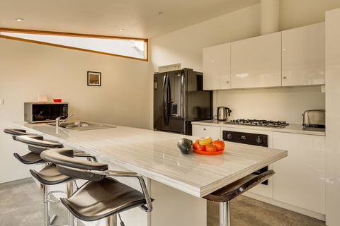 Brampton Cottage - Hervey Bay Accommodation 1
