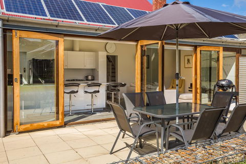 Brampton Cottage - Hervey Bay Accommodation 8