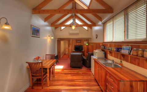 Ellie\'s Cottages - Hervey Bay Accommodation 16