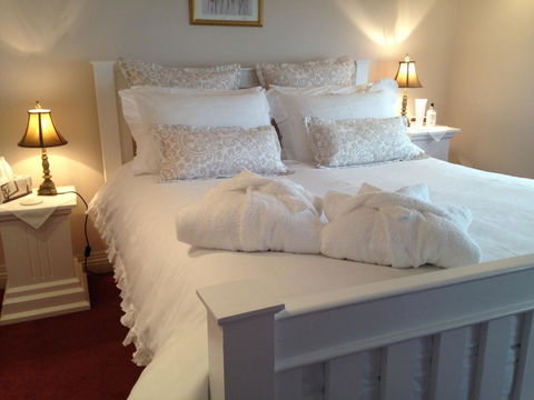 Ellie\'s Cottages - Hervey Bay Accommodation 0