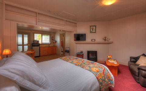 Ellie\'s Cottages - Hervey Bay Accommodation 12