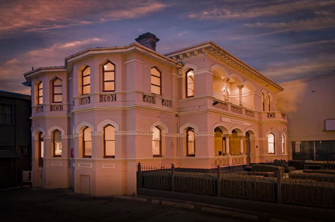 Roxburgh House Apartments - Hervey Bay Accommodation 9