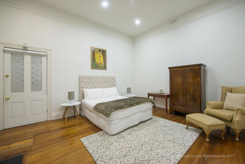 Roxburgh House Apartments - Hervey Bay Accommodation 8