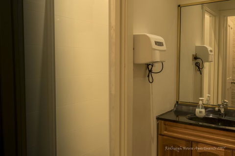 Roxburgh House Apartments - Hervey Bay Accommodation 2