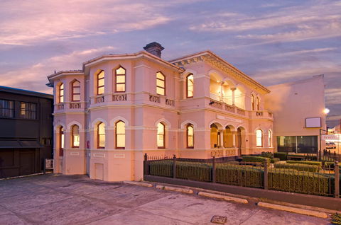 Roxburgh House Apartments - Hervey Bay Accommodation 10
