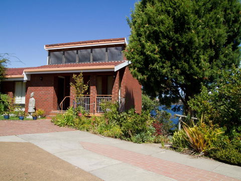 Derwent Retreat - Hervey Bay Accommodation 1