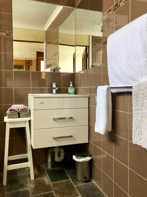 Eliza Cottage - Hervey Bay Accommodation 17