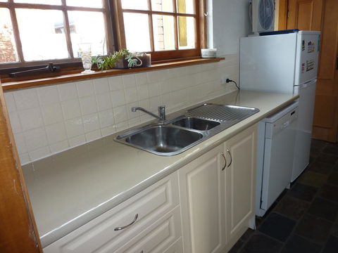 Eliza Cottage - Hervey Bay Accommodation 7