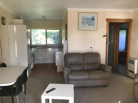 Willaway Motel Apartments - Tourism Hervey Bay 2