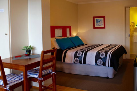 Sails On Port Sorell Boutique Apartments - Hervey Bay Accommodation 10