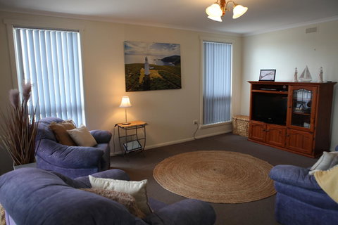 Sails On Port Sorell Boutique Apartments - Hervey Bay Accommodation 3