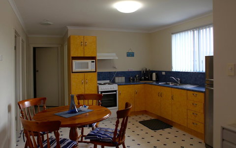 Sails On Port Sorell Boutique Apartments - Hervey Bay Accommodation 6