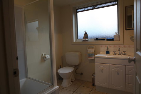 Sails On Port Sorell Boutique Apartments - Hervey Bay Accommodation 12