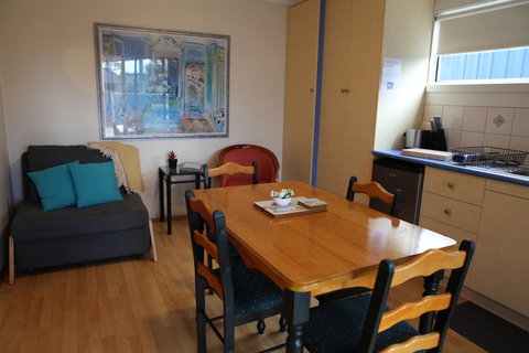 Sails On Port Sorell Boutique Apartments - Hervey Bay Accommodation 11