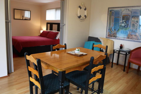 Sails On Port Sorell Boutique Apartments - Hervey Bay Accommodation 14